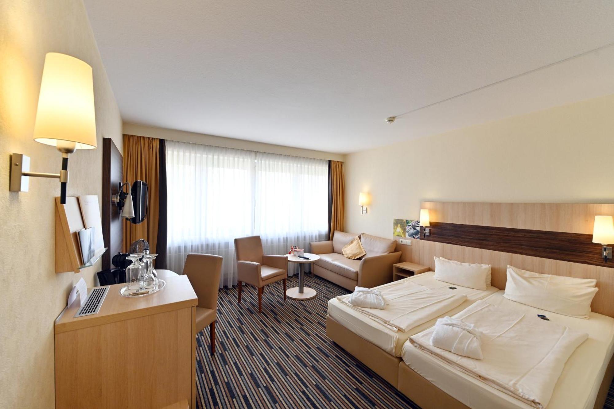 Kurpark-Hotel Bad Duerkheim Exterior photo